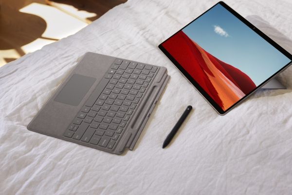 Microsoft Surface Slim Pen 2 - Aktiv skrivestift - 2 knapper - Bluetooth 5.0 - mat sort - kommerciel - for Microsoft Surface Hub 2S, Laptop Studio, Pro 8, Pro 9, Pro X, Studio 2 Surface Duo 2 Surface Duo 2