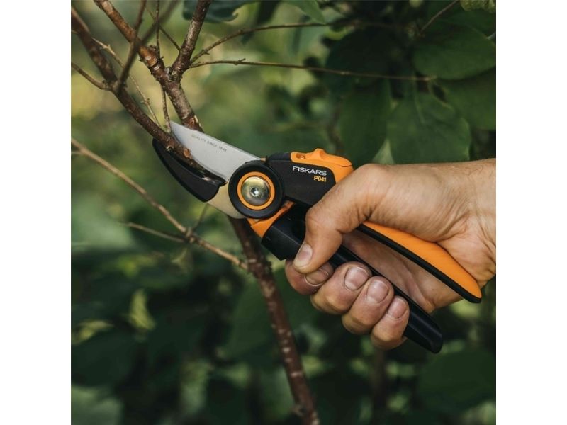 Fiskars X-Series Amboss-Gartenschere L P941, Amboss, Kunststoff, Schwarz, Orange, Stahl, Schwarz/Edelstahl, 22,2 Cm