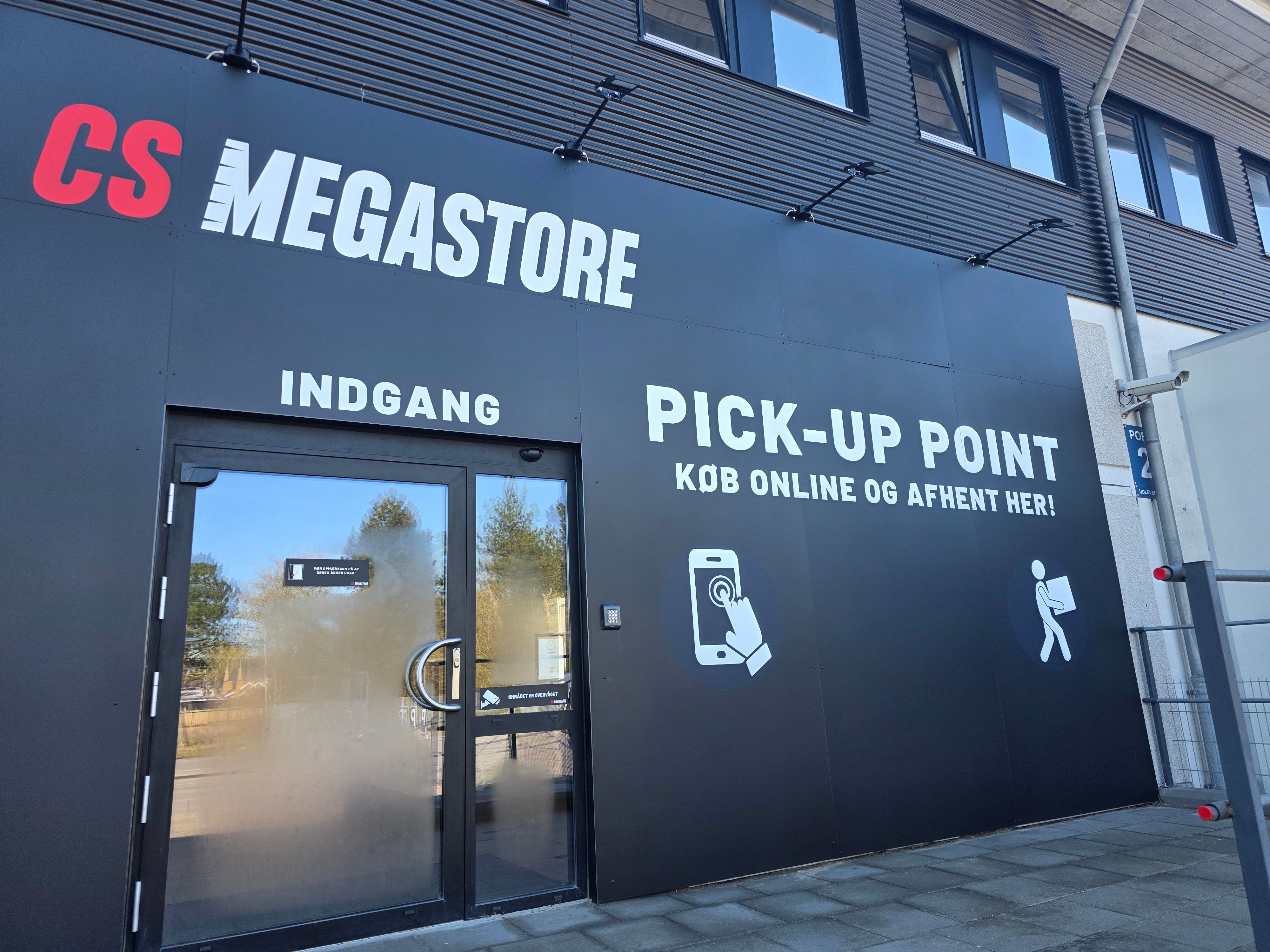 Indgang til CS MEGASTORE Pickup Point