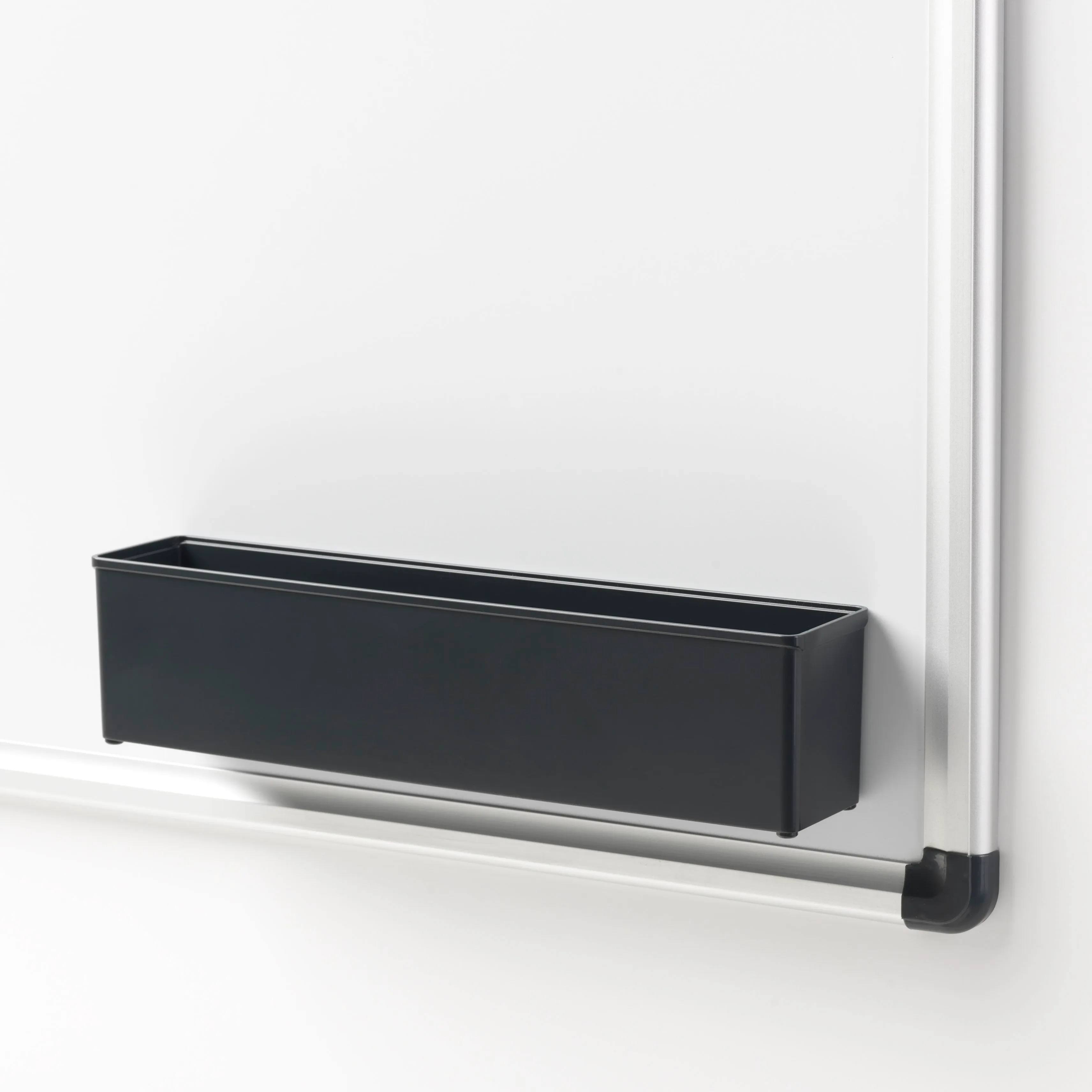 Magnetisk boks til Whiteboard og Metaltavler 26 x 5 x 6 cm.