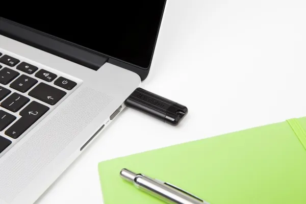 Produktfoto för Verbatim USB-Minne Storengo USB3.0 256GB