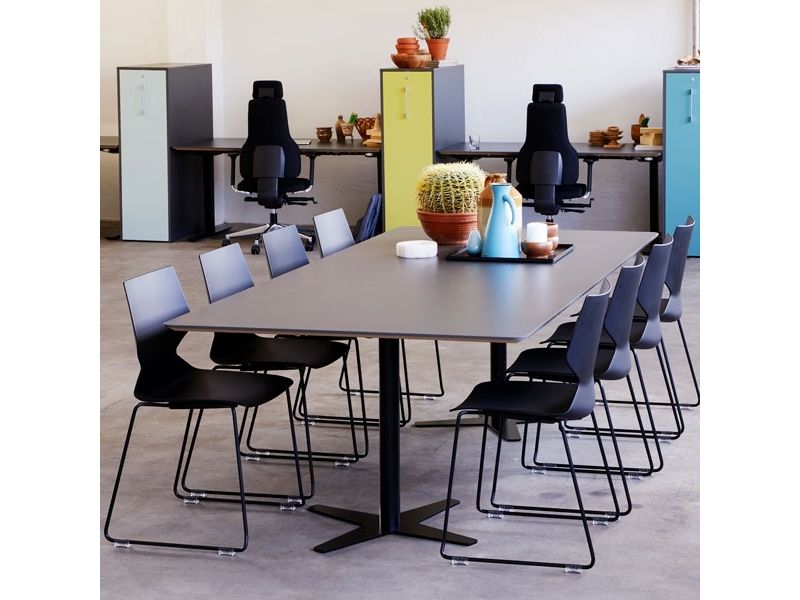 Konferencestol model FLY - sort stel