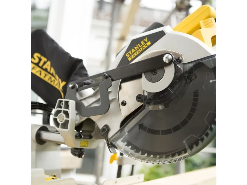 Stanley Geringssav 254mm 2000w Med Positioneringsenhed Fme720