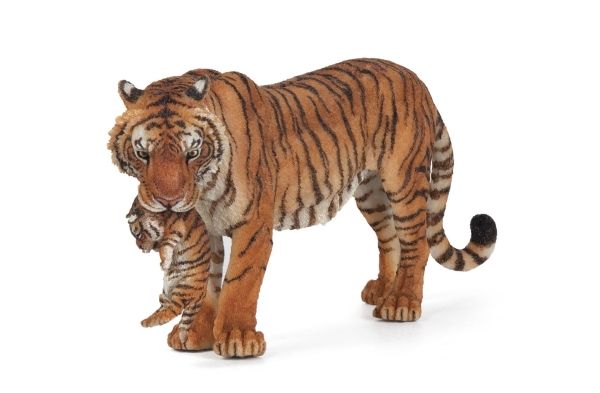 PAPO Tigress with the young