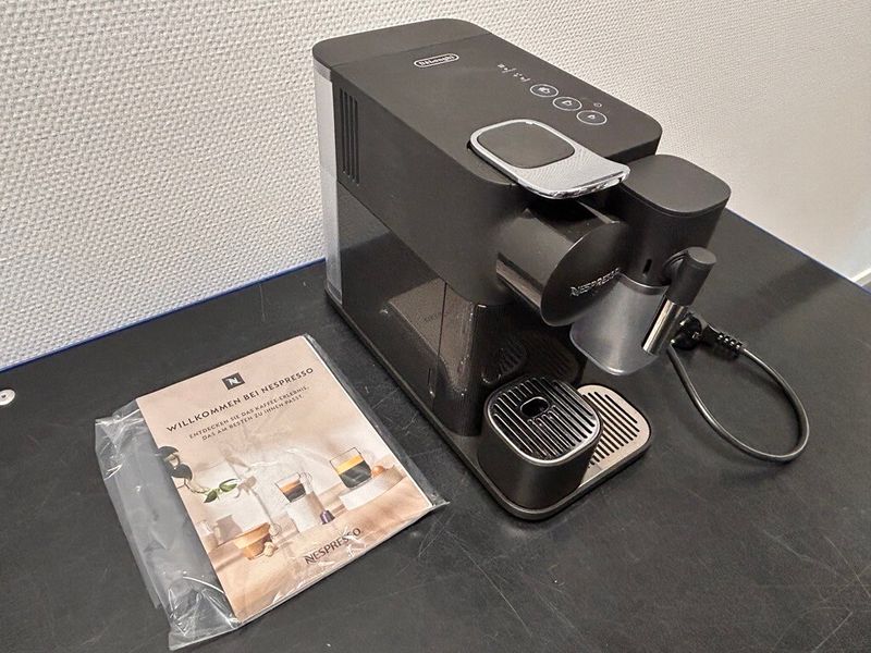 [OUTLET] - De'Longhi Nespresso Lattissima One EN510.B Kaffemaskin