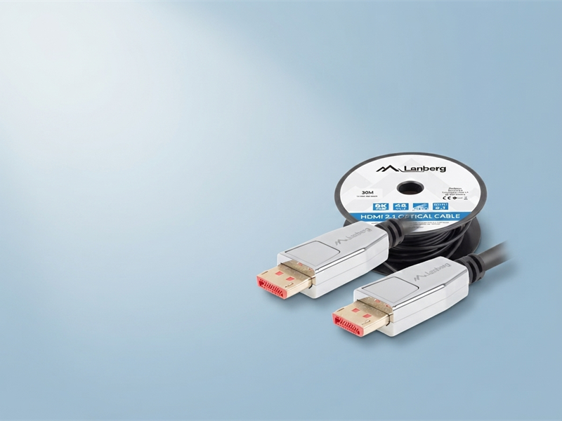 Videokaapelit & adapterit
