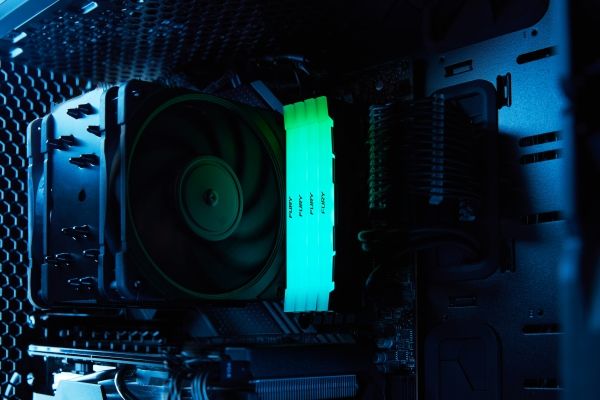 Kingston Technology FURY Renegade RGB, 64 GB, 2 x 32 GB, DDR4  