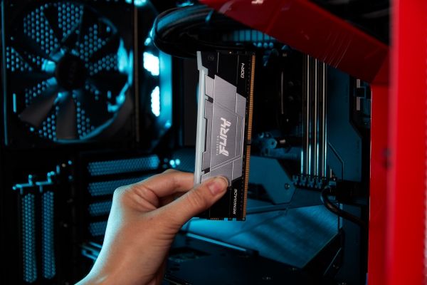 Kingston Technology FURY Renegade RGB, 64 GB, 2 x 32 GB, DDR4  