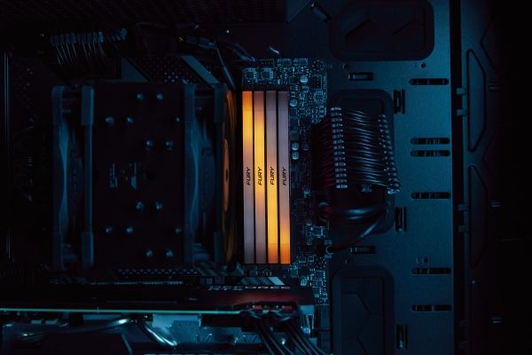 Kingston Technology FURY Renegade RGB, 64 GB, 2 x 32 GB, DDR4  